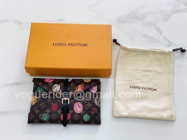 DE10011 LV color pencils suit