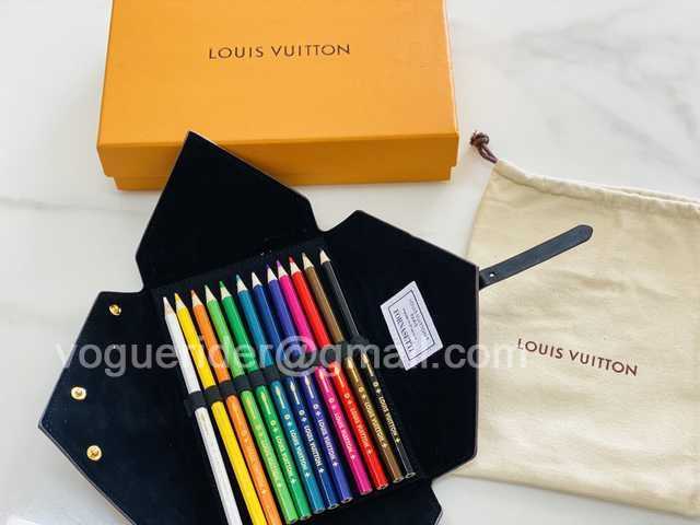 DE10011 LV color pencils suit