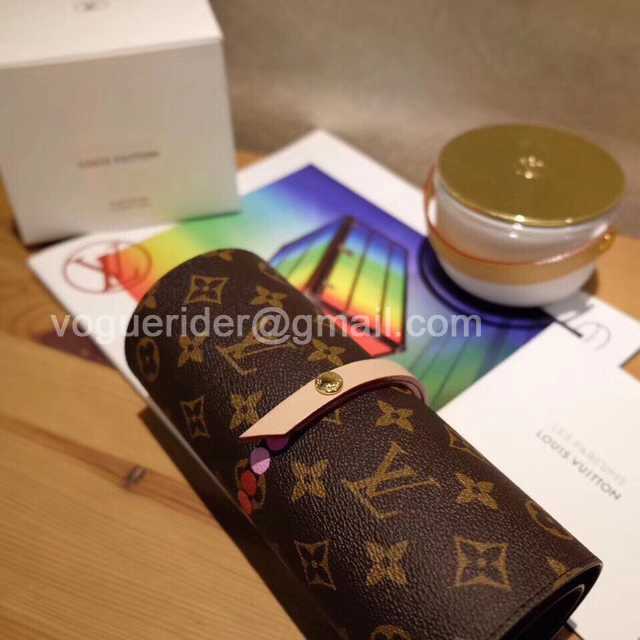 DE10012 LV color pencils suit