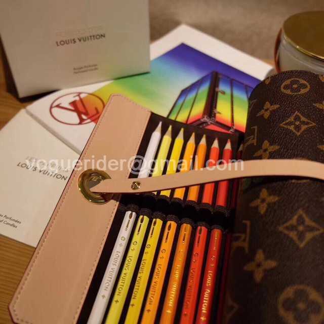 DE10012 LV color pencils suit
