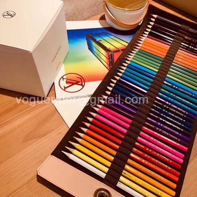DE10012 LV color pencils suit