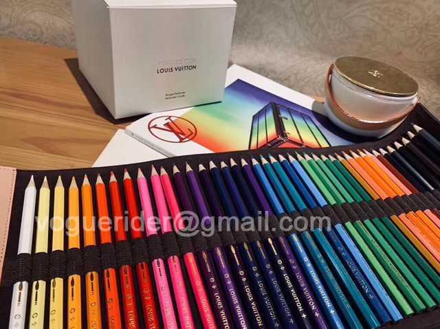 DE10012 LV color pencils suit