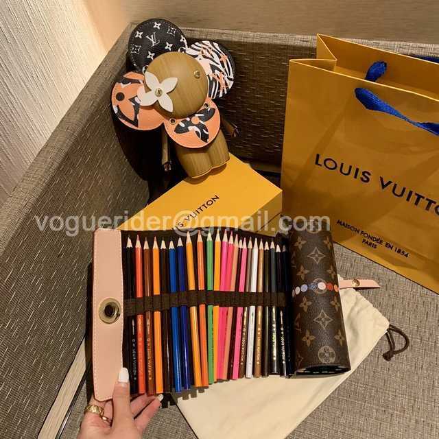 DE10012 LV color pencils suit