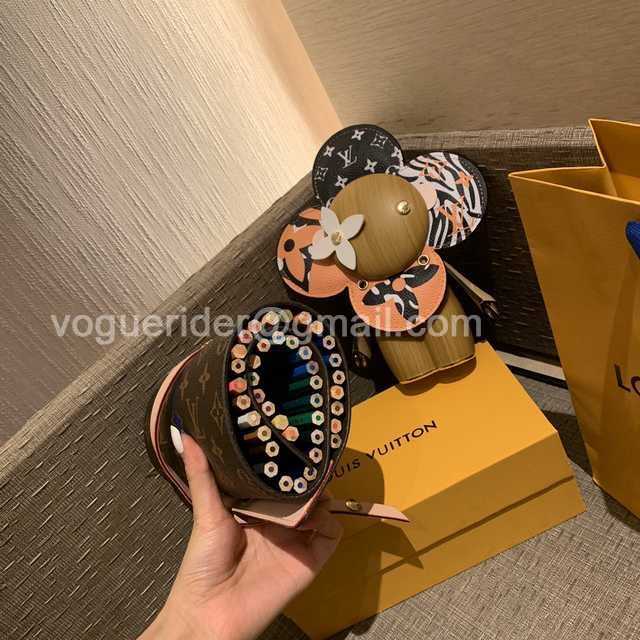 DE10012 LV color pencils suit