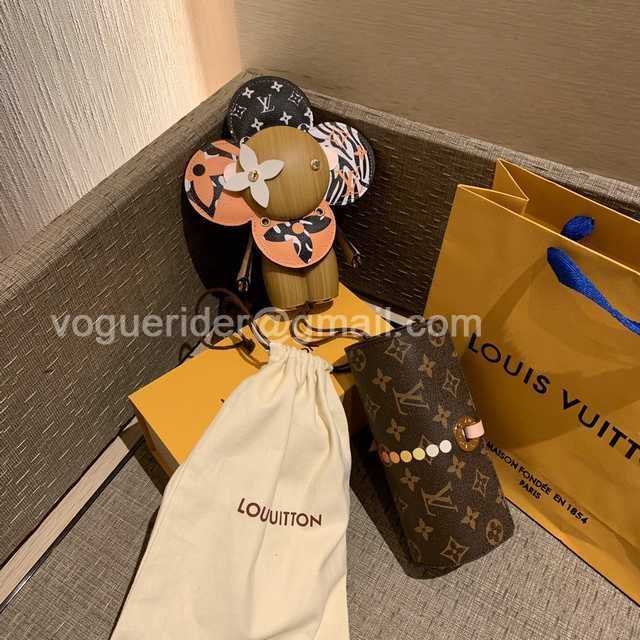 DE10012 LV color pencils suit