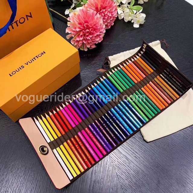 DE10012 LV color pencils suit