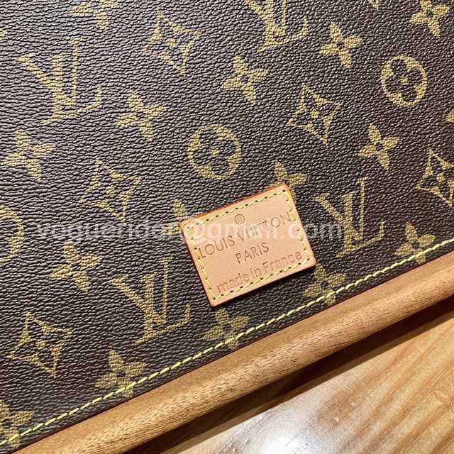 DE10015 LV Walnut Tray DE10015 LV Walnut Tray