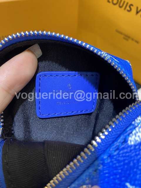 DE10018 LV Hangings/Wallet