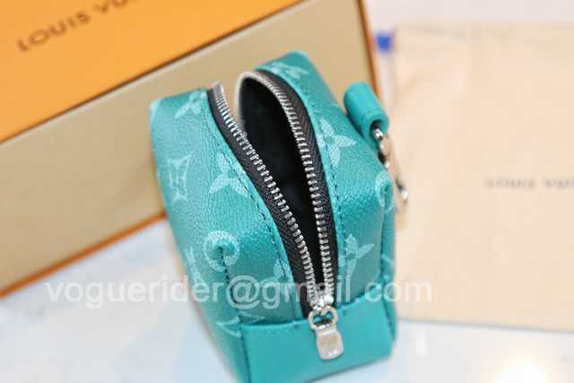 DE10018 LV Hangings/Wallet