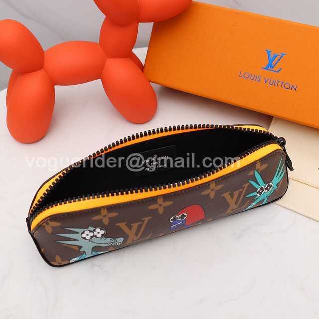 DE10019 LV Pencil Case
