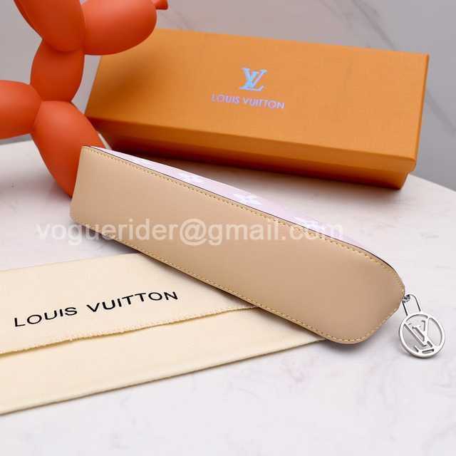 DE10019 LV Pencil Case