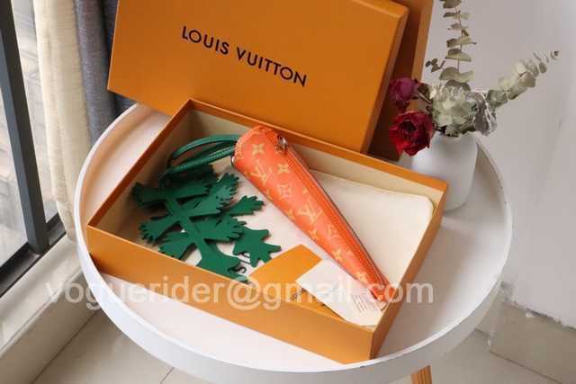 DE10021 LV Hangings/Clutch