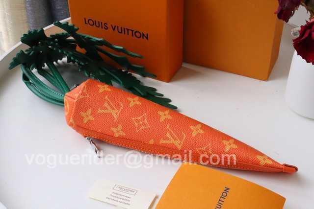DE10021 LV Hangings/Clutch