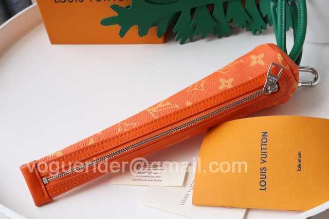 DE10021 LV Hangings/Clutch