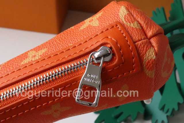 DE10021 LV Hangings/Clutch