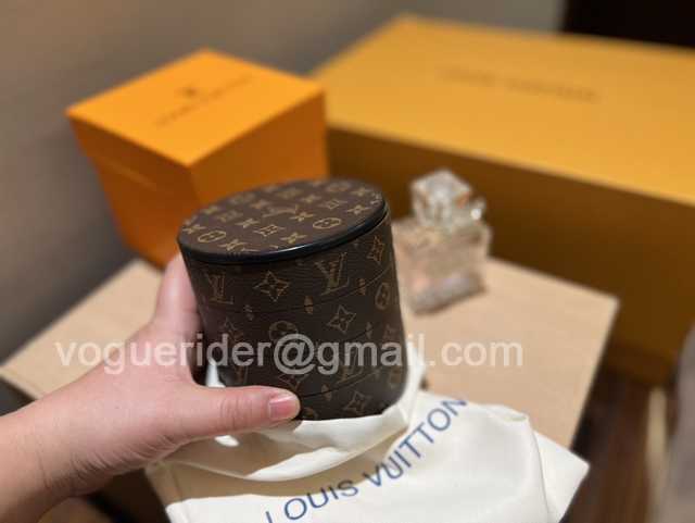 DE10024 LV Jewelry case