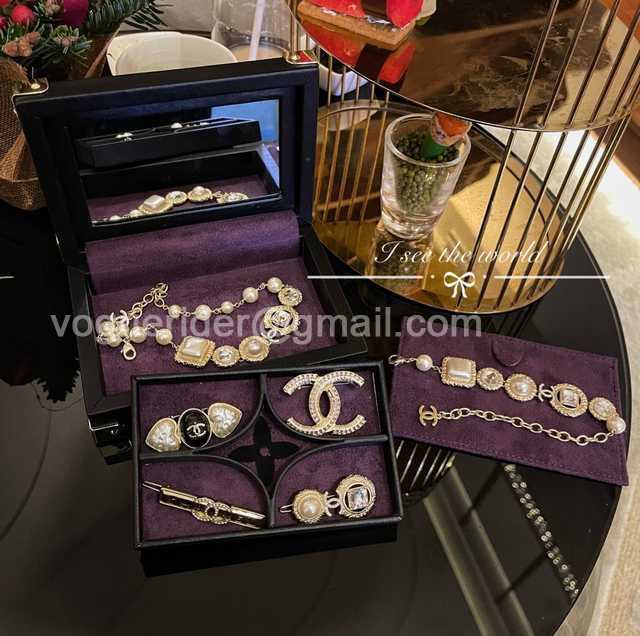 DE10025 LV Jewelry Case