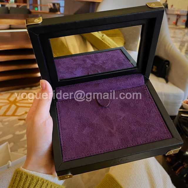 DE10025 LV Jewelry Case