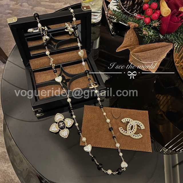 DE10025 LV Jewelry Case