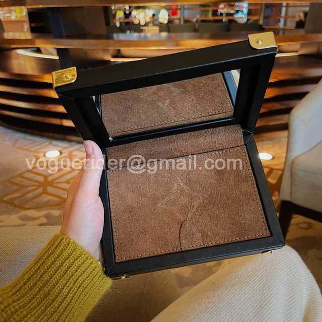 DE10025 LV Jewelry Case
