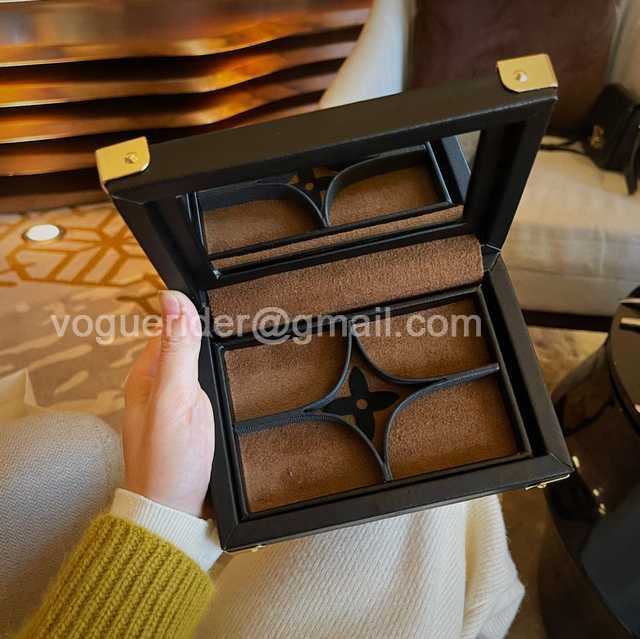 DE10025 LV Jewelry Case