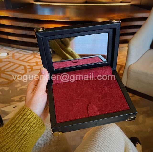 DE10025 LV Jewelry Case