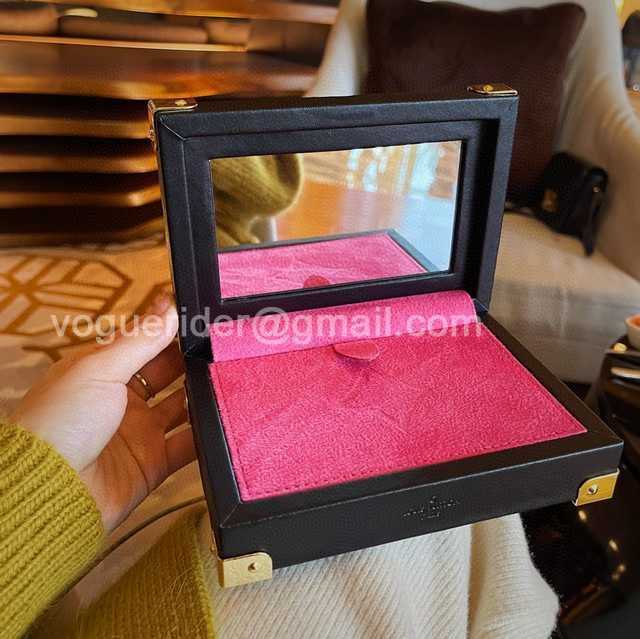 DE10025 LV Jewelry Case