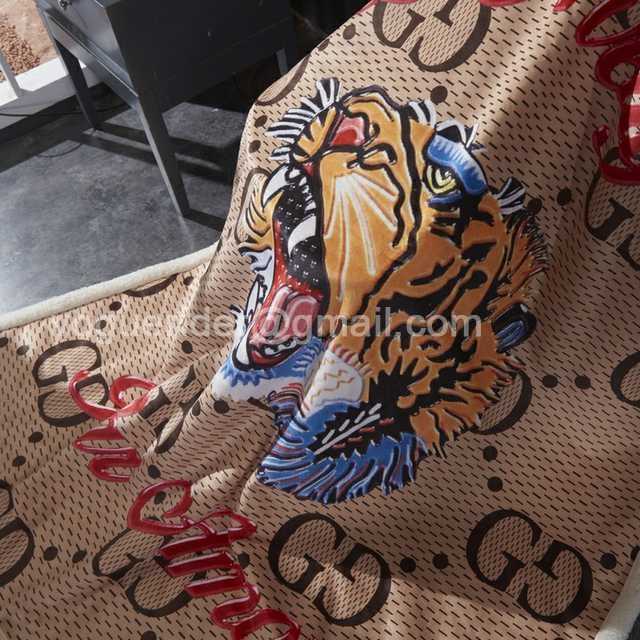 BE10032 Gucci blanket