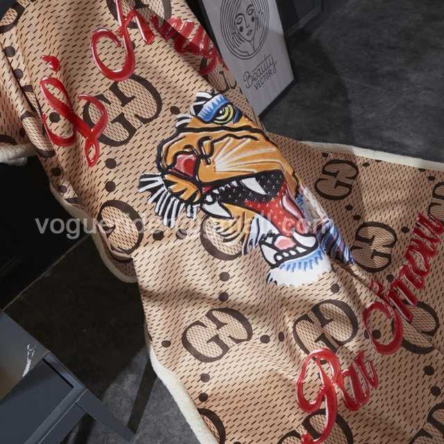 BE10032 Gucci blanket
